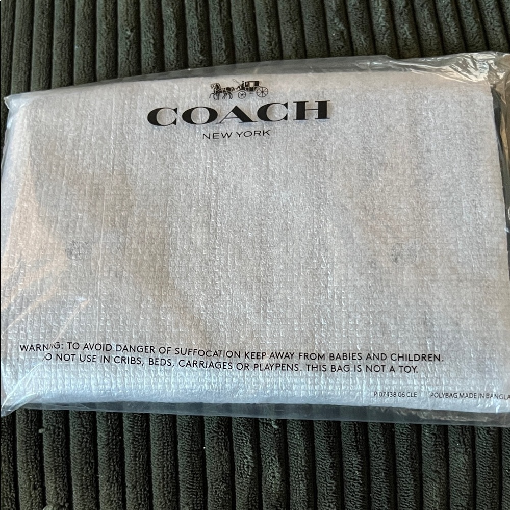 Coach Large Corner Black Leather Zip Wristlet with Gold Lettering & Zipper - Picture 12 of 12
